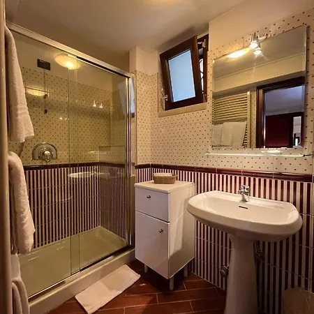 Petite Apartment *