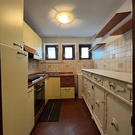 Petite Apartment *